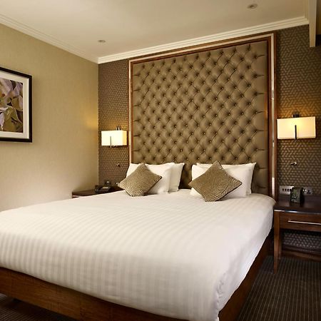 Doubletree By Hilton Woking Hotell Eksteriør bilde