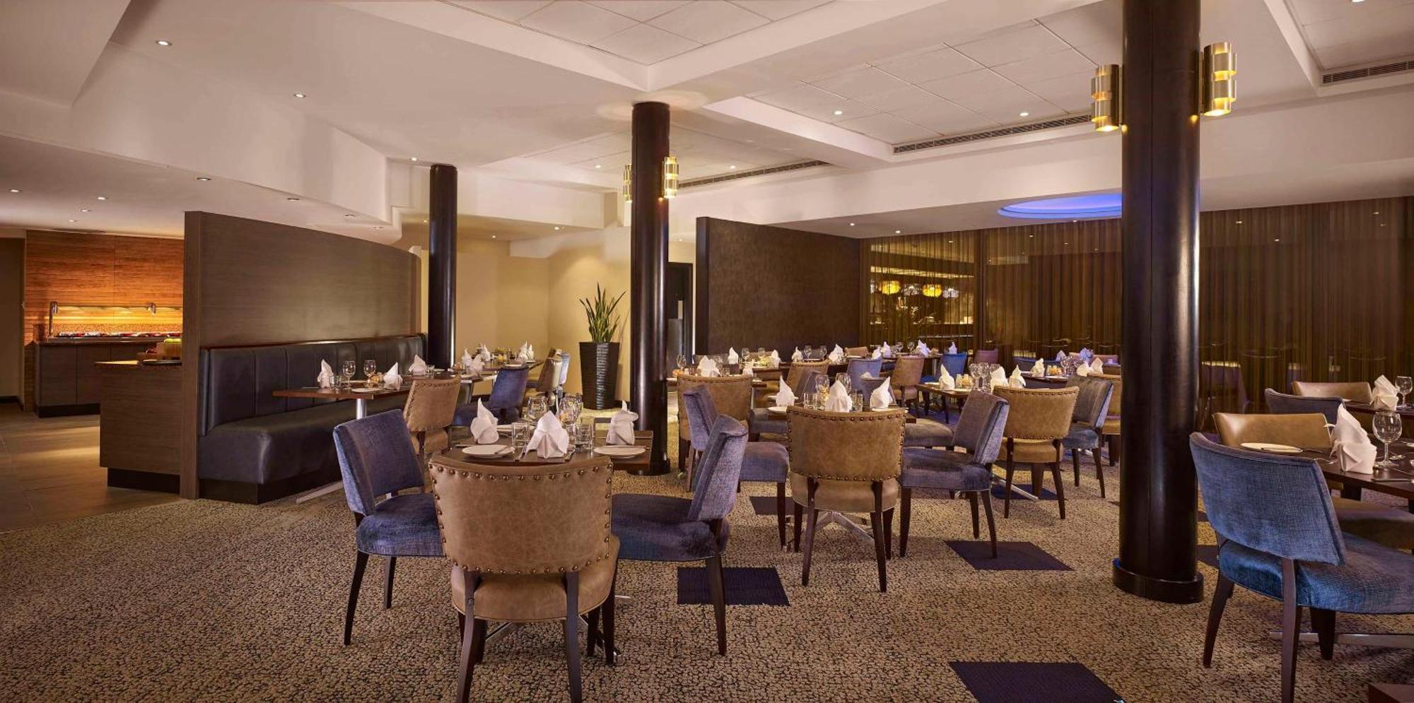 Doubletree By Hilton Woking Hotell Eksteriør bilde