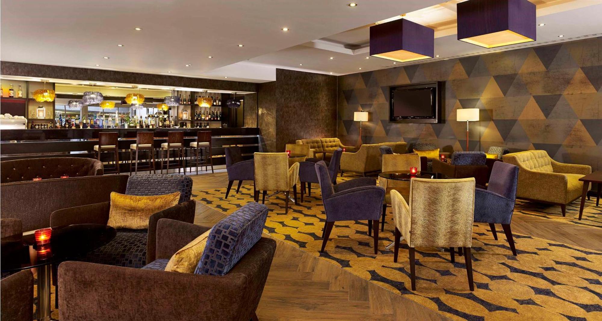 Doubletree By Hilton Woking Hotell Eksteriør bilde