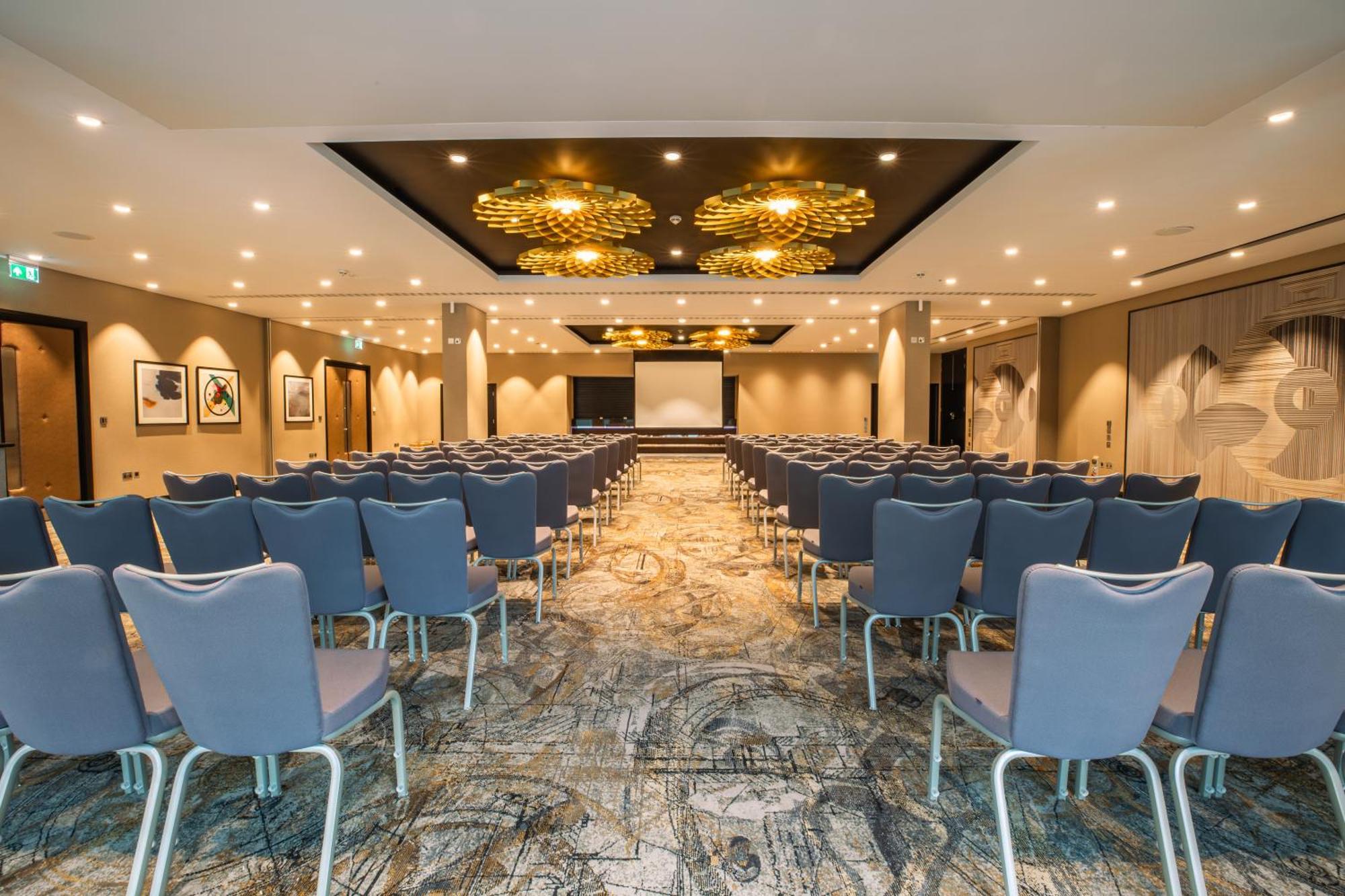 Doubletree By Hilton Woking Hotell Eksteriør bilde