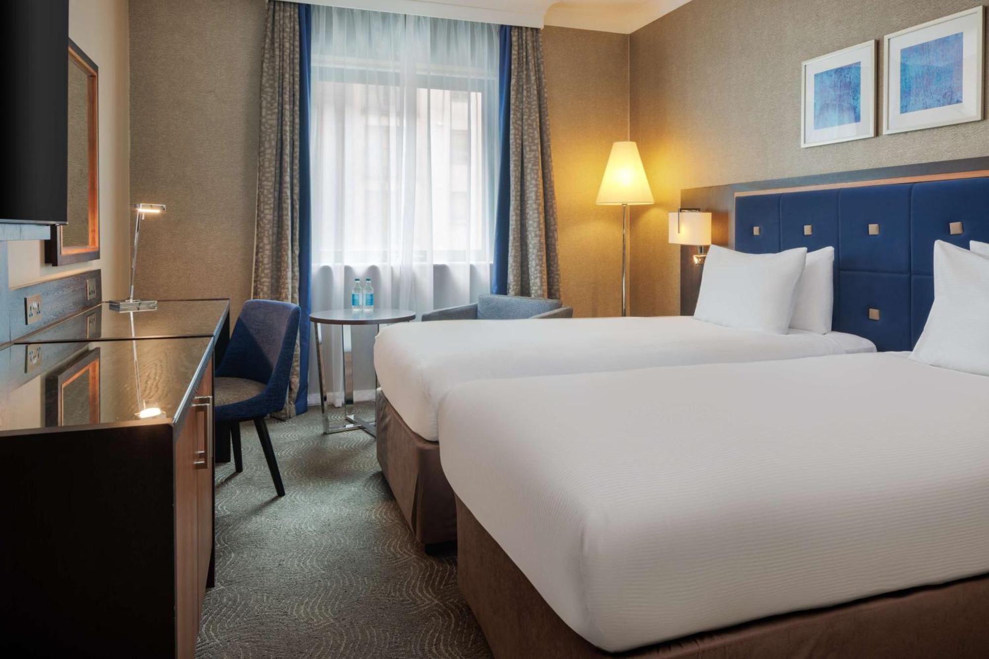 Doubletree By Hilton Woking Hotell Eksteriør bilde