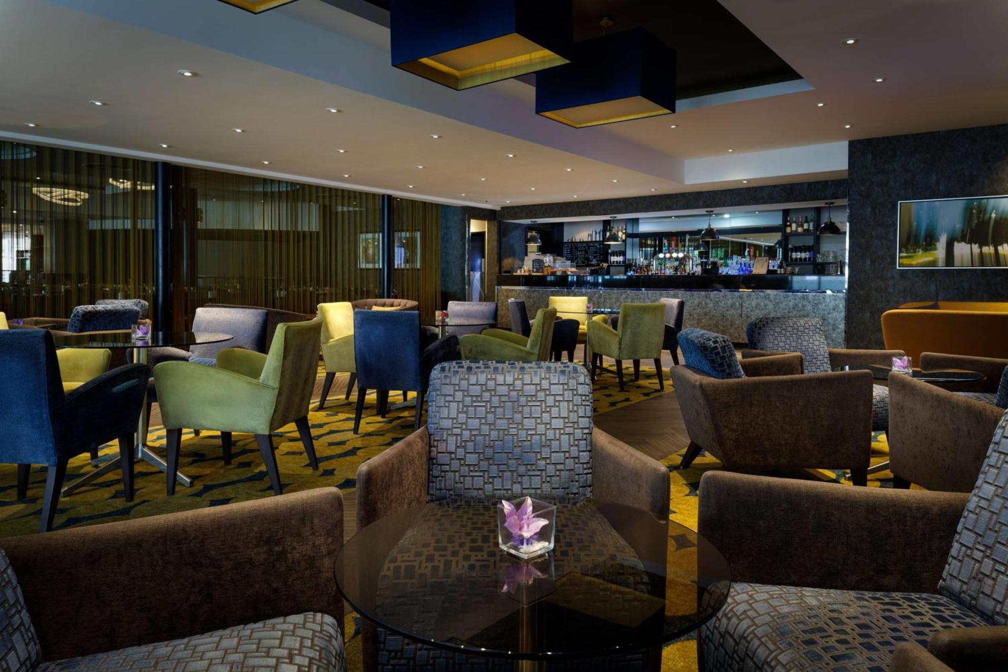 Doubletree By Hilton Woking Hotell Eksteriør bilde