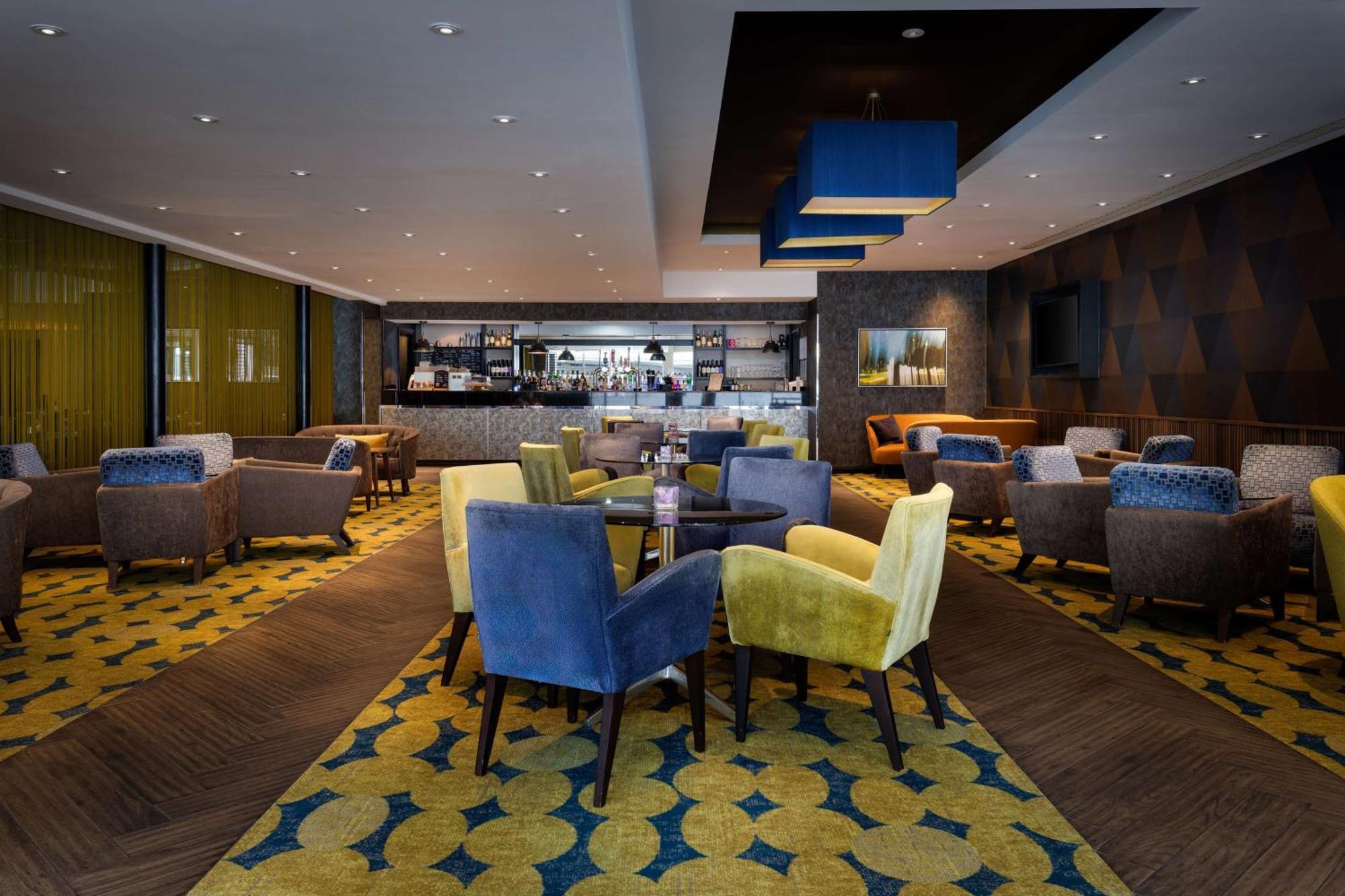 Doubletree By Hilton Woking Hotell Eksteriør bilde