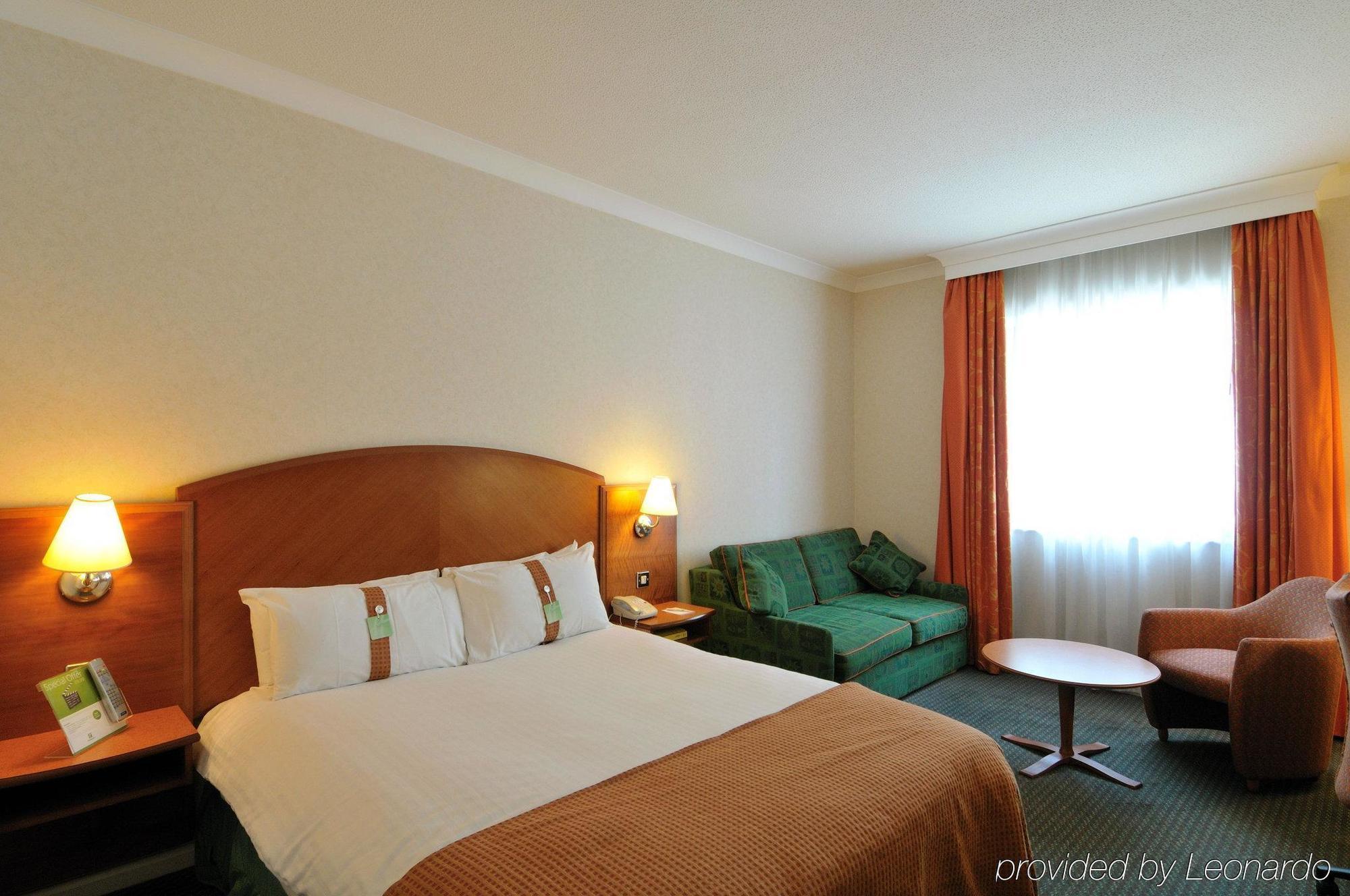 Doubletree By Hilton Woking Hotell Eksteriør bilde