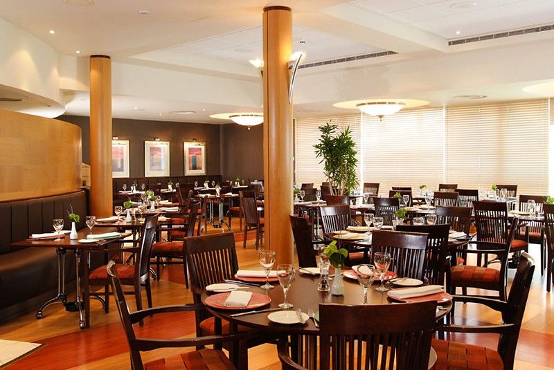 Doubletree By Hilton Woking Hotell Eksteriør bilde